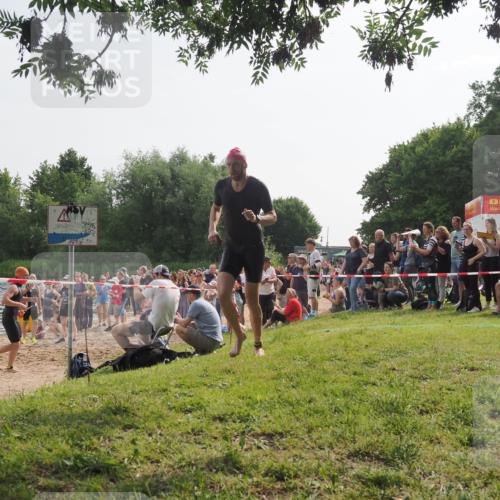 15.06.2025 - 27. Vierlanden-Triathlon KatJ http://msf.ph/oto/7992064 15.06.2025 09:52:03 Schwimmen 282, 288, 292 meine-sportfotos.de