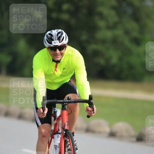 15.06.2025 - 27. Vierlanden-Triathlon H.Heesch http://msf.ph/oto/7992068 15.06.2025 10:05:40 Radfahren 161, 235, 281, 548 meine-sportfotos.de