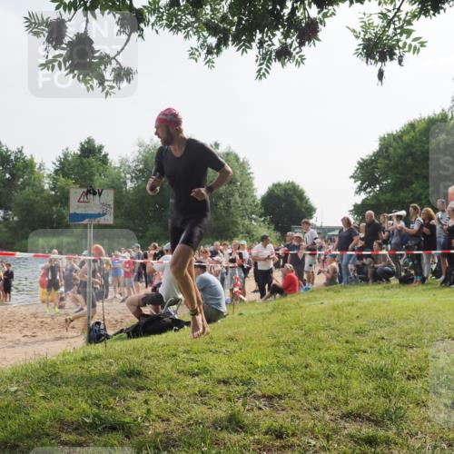 15.06.2025 - 27. Vierlanden-Triathlon KatJ http://msf.ph/oto/7992086 15.06.2025 09:52:03 Schwimmen 282, 288, 292 meine-sportfotos.de