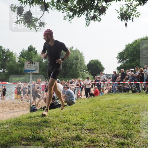 15.06.2025 - 27. Vierlanden-Triathlon KatJ http://msf.ph/oto/7992094 15.06.2025 09:52:03 Schwimmen 282, 288, 292 meine-sportfotos.de
