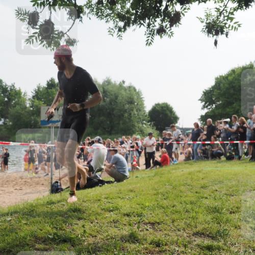 15.06.2025 - 27. Vierlanden-Triathlon KatJ http://msf.ph/oto/7992098 15.06.2025 09:52:04 Schwimmen 282, 288, 292 meine-sportfotos.de