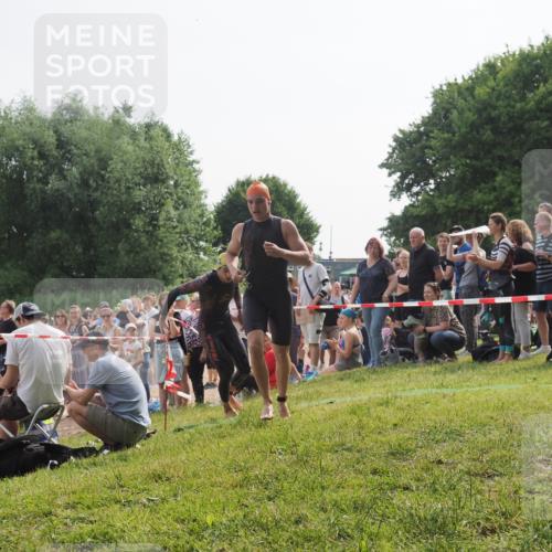 15.06.2025 - 27. Vierlanden-Triathlon KatJ http://msf.ph/oto/7992110 15.06.2025 09:52:06 Schwimmen 282, 288, 292 meine-sportfotos.de
