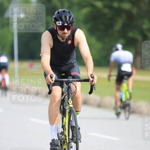15.06.2025 - 27. Vierlanden-Triathlon H.Heesch http://msf.ph/oto/7992114 15.06.2025 10:06:10 Radfahren 63, 180, 330, 340 meine-sportfotos.de