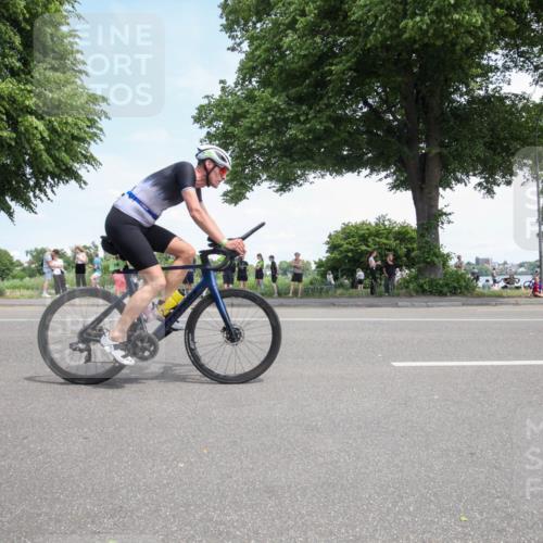 15.06.2025 - 7 Türme Triathlon Yannick Fuchs http://msf.ph/oto/7992122 15.06.2025 13:26:37 Radfahren 400, 667, 719 meine-sportfotos.de