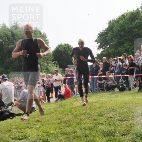 15.06.2025 - 27. Vierlanden-Triathlon KatJ http://msf.ph/oto/7992154 15.06.2025 09:52:07 Schwimmen 282, 288, 292 meine-sportfotos.de