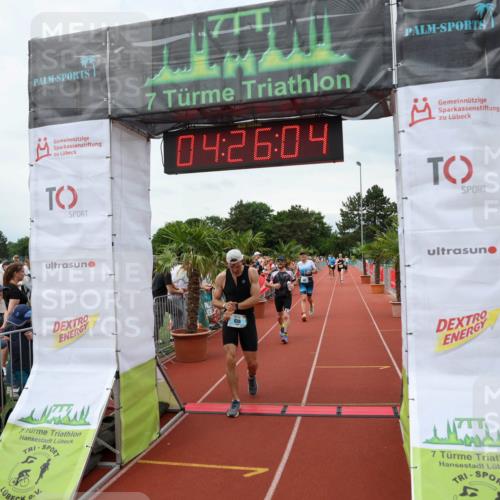 15.06.2025 - 7 Türme Triathlon Michael Strokosch http://msf.ph/oto/7992157 15.06.2025 14:26:04 Ziel 449, 562, 586, 639, 829 meine-sportfotos.de