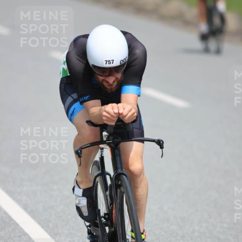 21.06.2025 - 27. Vierlanden-Triathlon H.Heesch http://msf.ph/oto/7992162 15.06.2025 11:59:45 Radfahren 757, 811, 919 meine-sportfotos.de
