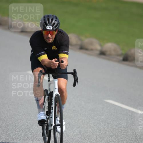 15.06.2025 - 27. Vierlanden-Triathlon H.Heesch http://msf.ph/oto/7992164 15.06.2025 10:08:29 Radfahren 133, 236 meine-sportfotos.de