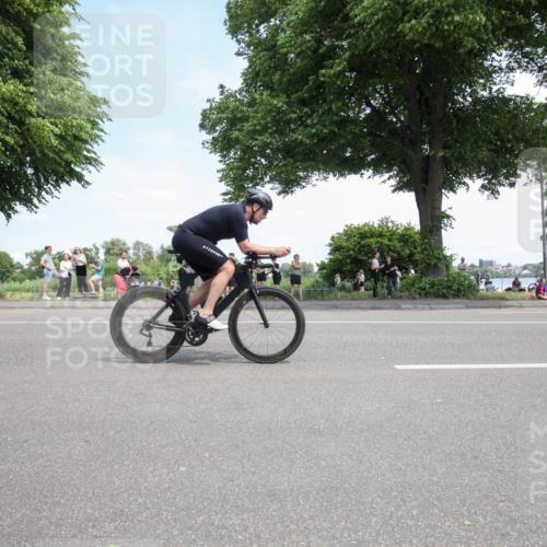 15.06.2025 - 7 Türme Triathlon Yannick Fuchs http://msf.ph/oto/7992178 15.06.2025 13:26:43 Radfahren 400, 667, 1071, 1153 meine-sportfotos.de