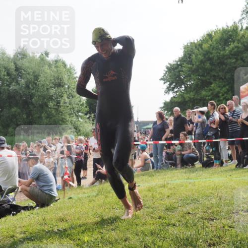 15.06.2025 - 27. Vierlanden-Triathlon KatJ http://msf.ph/oto/7992190 15.06.2025 09:52:08 Schwimmen 282, 288, 292 meine-sportfotos.de