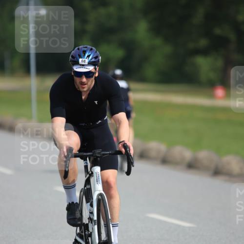 15.06.2025 - 27. Vierlanden-Triathlon H.Heesch http://msf.ph/oto/7992198 15.06.2025 10:09:20 Radfahren 23, 68, 169 meine-sportfotos.de