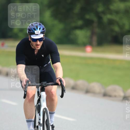 15.06.2025 - 27. Vierlanden-Triathlon H.Heesch http://msf.ph/oto/7992205 15.06.2025 10:09:20 Radfahren 23, 68, 169 meine-sportfotos.de