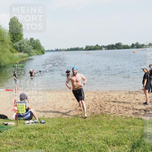 21.06.2025 - 27. Vierlanden-Triathlon MichiJ http://msf.ph/oto/7992224 15.06.2026 09:54:41 Schwimmen 262, 294, 297, 318 meine-sportfotos.de