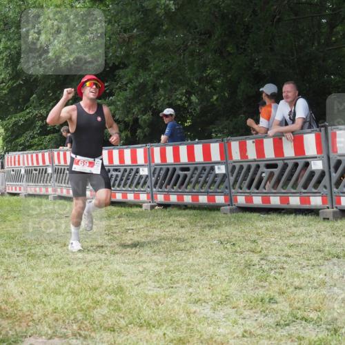 21.06.2025 - 27. Vierlanden-Triathlon KatJ http://msf.ph/oto/7992230 15.06.2025 12:35:12 Laufen  meine-sportfotos.de