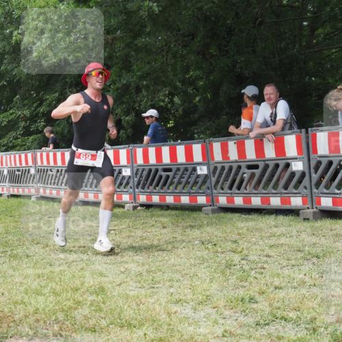 21.06.2025 - 27. Vierlanden-Triathlon KatJ http://msf.ph/oto/7992237 15.06.2025 12:35:12 Laufen  meine-sportfotos.de