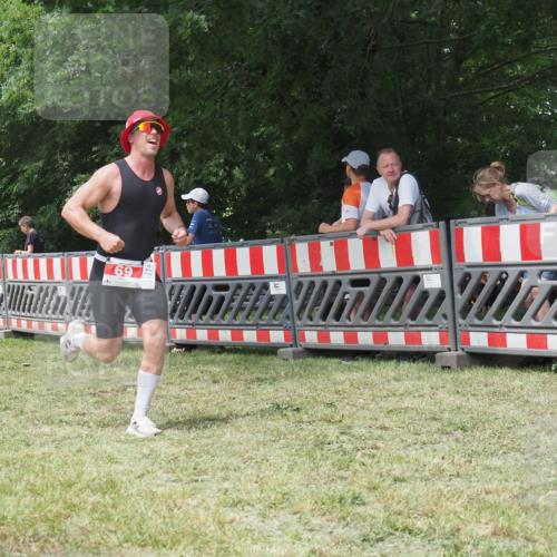 21.06.2025 - 27. Vierlanden-Triathlon KatJ http://msf.ph/oto/7992241 15.06.2025 12:35:13 Laufen  meine-sportfotos.de
