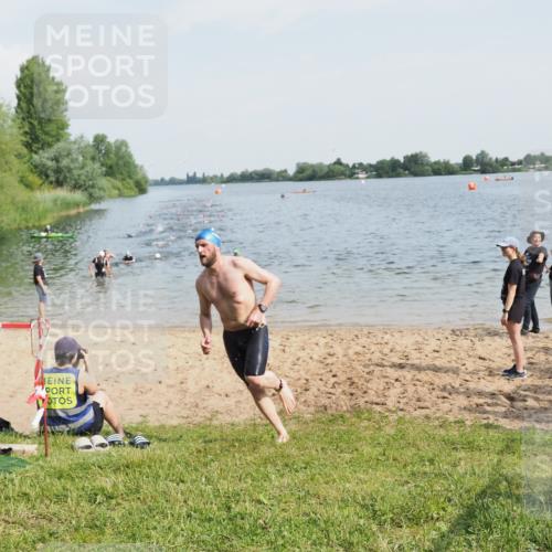 21.06.2025 - 27. Vierlanden-Triathlon MichiJ http://msf.ph/oto/7992248 15.06.2026 09:54:41 Schwimmen 262, 294, 297, 318 meine-sportfotos.de
