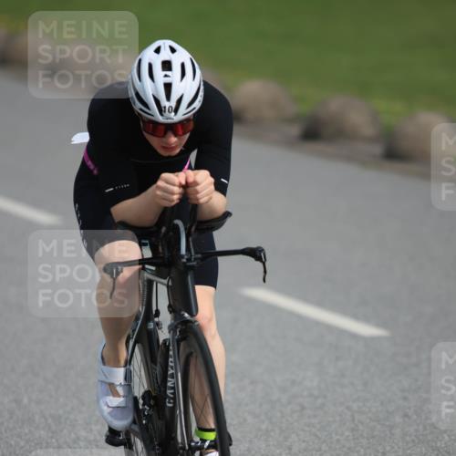 15.06.2025 - 27. Vierlanden-Triathlon H.Heesch http://msf.ph/oto/7992249 15.06.2025 10:10:53 Radfahren 10, 172 meine-sportfotos.de