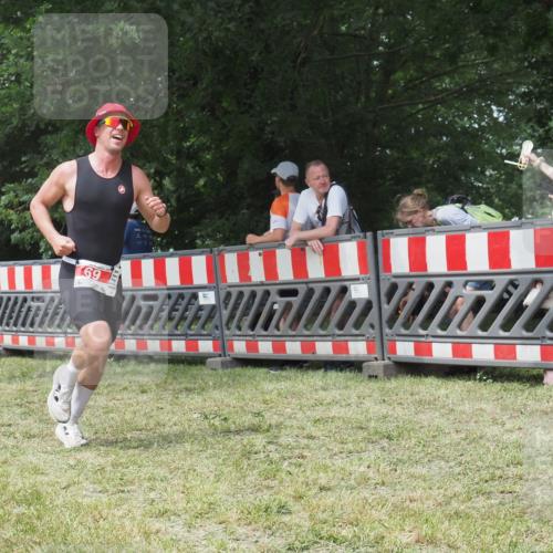 21.06.2025 - 27. Vierlanden-Triathlon KatJ http://msf.ph/oto/7992253 15.06.2025 12:35:13 Laufen  meine-sportfotos.de