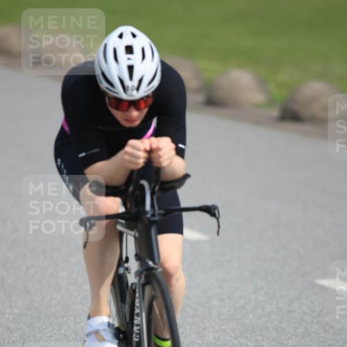 15.06.2025 - 27. Vierlanden-Triathlon H.Heesch http://msf.ph/oto/7992256 15.06.2025 10:10:53 Radfahren 10, 172 meine-sportfotos.de