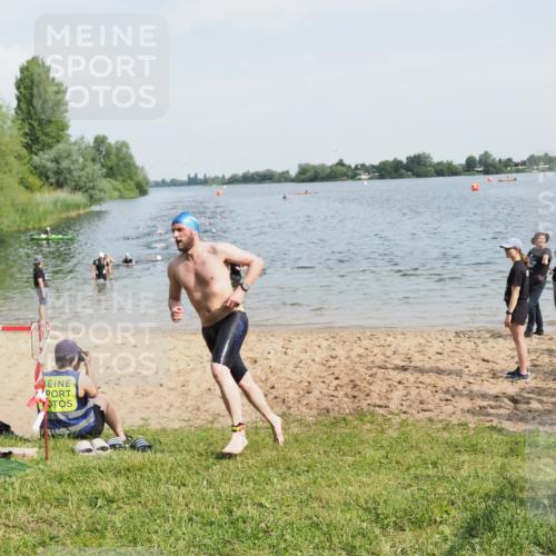 21.06.2025 - 27. Vierlanden-Triathlon MichiJ http://msf.ph/oto/7992259 15.06.2026 09:54:41 Schwimmen 262, 294, 297, 318 meine-sportfotos.de