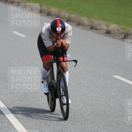 15.06.2025 - 27. Vierlanden-Triathlon H.Heesch http://msf.ph/oto/7992268 15.06.2025 10:11:02 Radfahren 41, 188, 196 meine-sportfotos.de