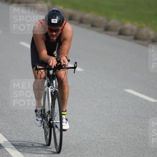 15.06.2025 - 27. Vierlanden-Triathlon H.Heesch http://msf.ph/oto/7992282 15.06.2025 10:11:07 Radfahren 188, 196, 235, 453 meine-sportfotos.de