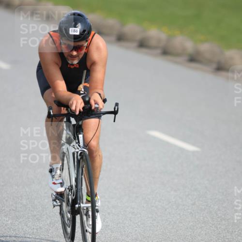15.06.2025 - 27. Vierlanden-Triathlon H.Heesch http://msf.ph/oto/7992288 15.06.2025 10:11:08 Radfahren 188, 196, 235, 453 meine-sportfotos.de