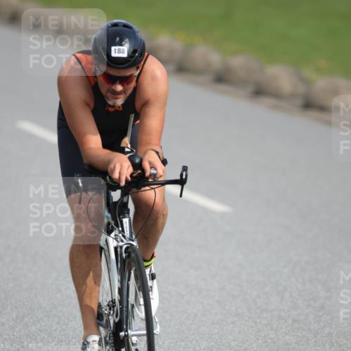 15.06.2025 - 27. Vierlanden-Triathlon H.Heesch http://msf.ph/oto/7992295 15.06.2025 10:11:08 Radfahren 188, 196, 235, 453 meine-sportfotos.de