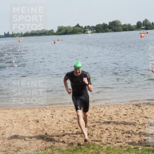 21.06.2025 - 27. Vierlanden-Triathlon MichiJ http://msf.ph/oto/7992299 15.06.2026 09:54:48 Schwimmen 294, 297, 319, 361 meine-sportfotos.de