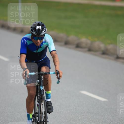 15.06.2025 - 27. Vierlanden-Triathlon H.Heesch http://msf.ph/oto/7992301 15.06.2025 10:11:25 Radfahren 63, 70, 144, 215, 290 meine-sportfotos.de