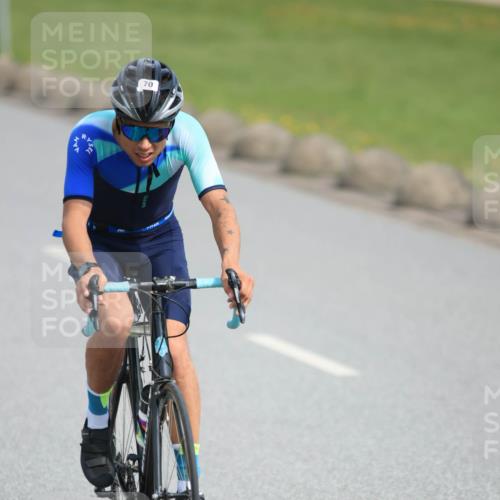 15.06.2025 - 27. Vierlanden-Triathlon H.Heesch http://msf.ph/oto/7992307 15.06.2025 10:11:25 Radfahren 63, 70, 144, 215, 290 meine-sportfotos.de