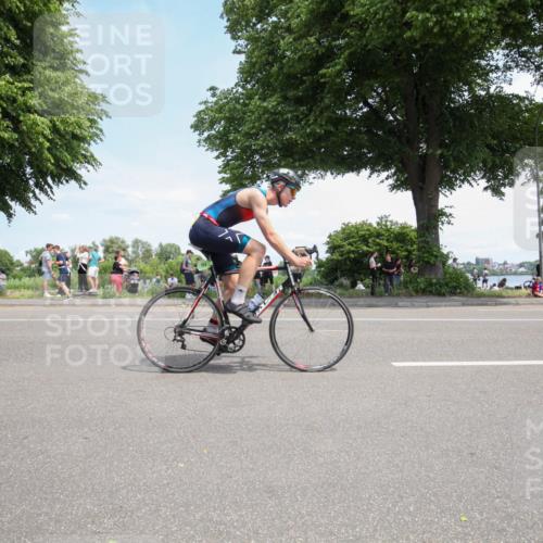 15.06.2025 - 7 Türme Triathlon Yannick Fuchs http://msf.ph/oto/7992347 15.06.2025 13:27:38 Radfahren 331, 568, 723, 978 meine-sportfotos.de