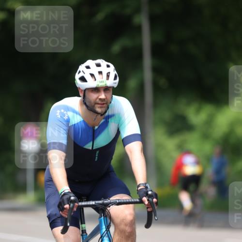 15.06.2025 - 7 Türme Triathlon Yannick Fuchs http://msf.ph/oto/7992355 15.06.2025 13:05:42 Radfahren 303, 589, 758 meine-sportfotos.de