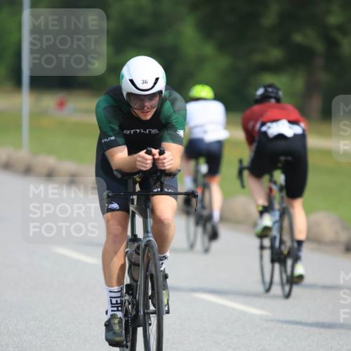 15.06.2025 - 27. Vierlanden-Triathlon H.Heesch http://msf.ph/oto/7992422 15.06.2025 10:15:33 Radfahren 6, 27, 36, 68, 143, 169, 378, 383, 414, 440, 450 meine-sportfotos.de
