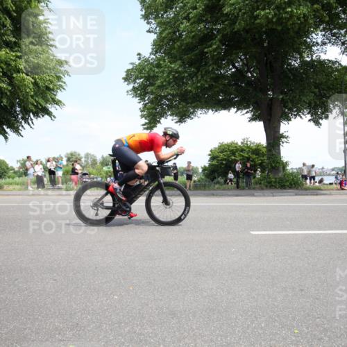 15.06.2025 - 7 Türme Triathlon Yannick Fuchs http://msf.ph/oto/7992441 15.06.2025 13:28:07 Radfahren 265, 290, 462, 838, 851, 901, 913, 952 meine-sportfotos.de