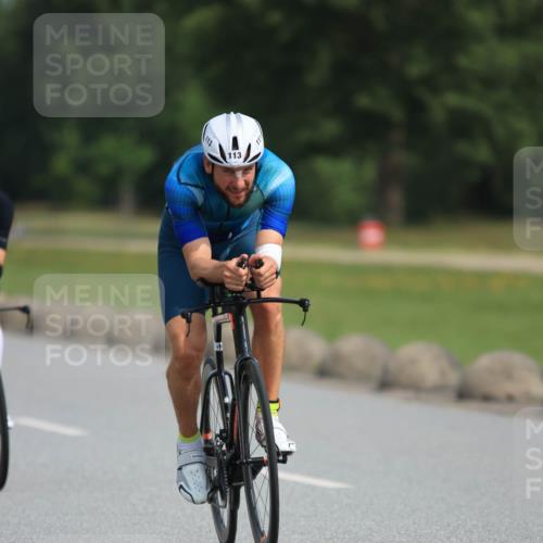 15.06.2025 - 27. Vierlanden-Triathlon H.Heesch http://msf.ph/oto/7992444 15.06.2025 10:15:50 Radfahren 113, 168, 376, 394, 442, 462 meine-sportfotos.de