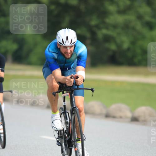 15.06.2025 - 27. Vierlanden-Triathlon H.Heesch http://msf.ph/oto/7992449 15.06.2025 10:15:50 Radfahren 113, 168, 376, 394, 442, 462 meine-sportfotos.de