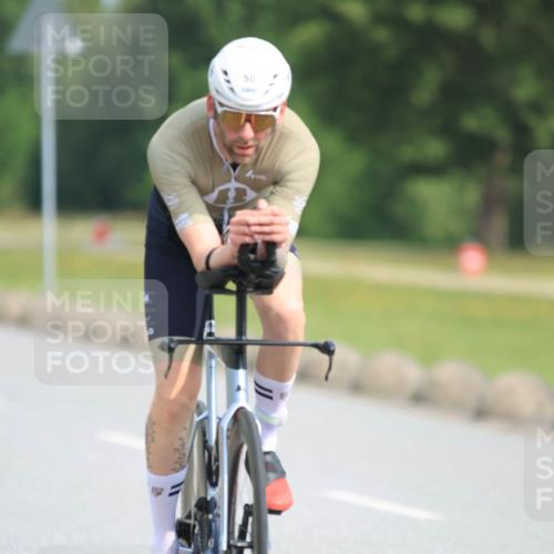 15.06.2025 - 27. Vierlanden-Triathlon H.Heesch http://msf.ph/oto/7992481 15.06.2025 10:16:03 Radfahren 23, 50, 124, 395, 429, 437 meine-sportfotos.de