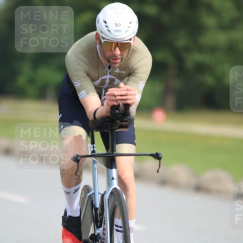 15.06.2025 - 27. Vierlanden-Triathlon H.Heesch http://msf.ph/oto/7992488 15.06.2025 10:16:03 Radfahren 23, 50, 124, 395, 429, 437 meine-sportfotos.de