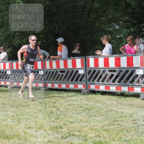 21.06.2025 - 27. Vierlanden-Triathlon KatJ http://msf.ph/oto/7992506 15.06.2025 12:30:42 Ziel 871 meine-sportfotos.de