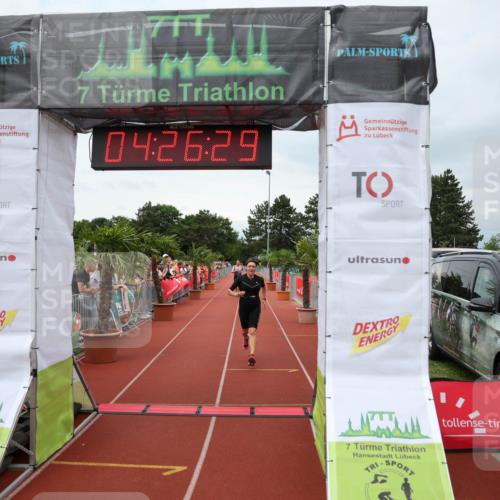 15.06.2025 - 7 Türme Triathlon Michael Strokosch http://msf.ph/oto/7992518 15.06.2025 14:26:29 Ziel 438, 725 meine-sportfotos.de