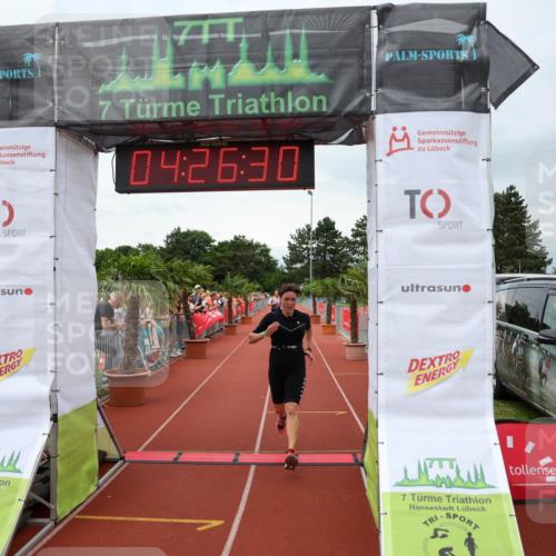 15.06.2025 - 7 Türme Triathlon Michael Strokosch http://msf.ph/oto/7992542 15.06.2025 14:26:29 Ziel 438, 725 meine-sportfotos.de