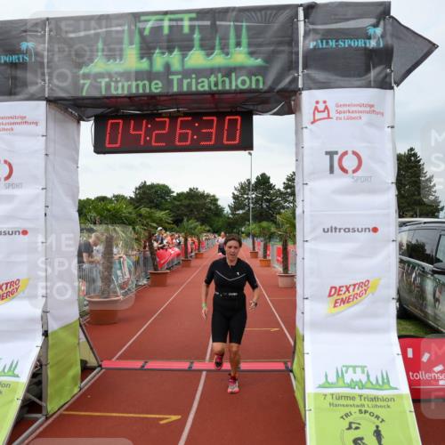 15.06.2025 - 7 Türme Triathlon Michael Strokosch http://msf.ph/oto/7992550 15.06.2025 14:26:29 Ziel 438, 725 meine-sportfotos.de