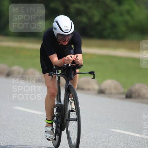 15.06.2025 - 27. Vierlanden-Triathlon H.Heesch http://msf.ph/oto/7992592 15.06.2025 10:17:03 Radfahren 32, 234, 431 meine-sportfotos.de