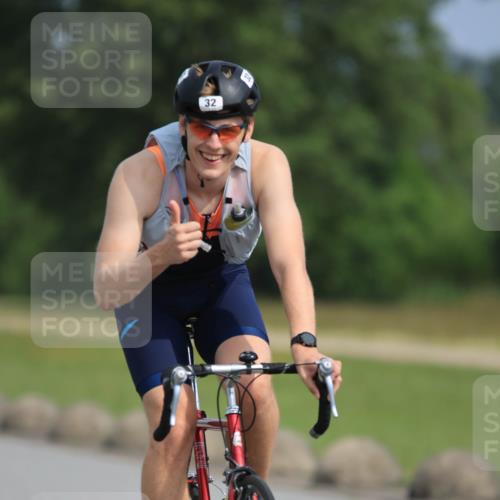15.06.2025 - 27. Vierlanden-Triathlon H.Heesch http://msf.ph/oto/7992600 15.06.2025 10:17:05 Radfahren 32, 234, 431 meine-sportfotos.de