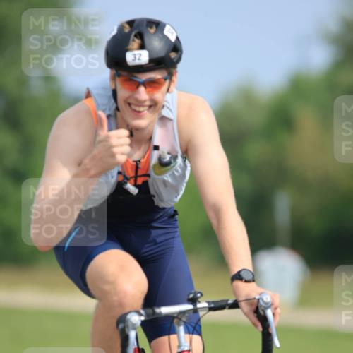 15.06.2025 - 27. Vierlanden-Triathlon H.Heesch http://msf.ph/oto/7992613 15.06.2025 10:17:06 Radfahren 32, 234, 431, 1395 meine-sportfotos.de