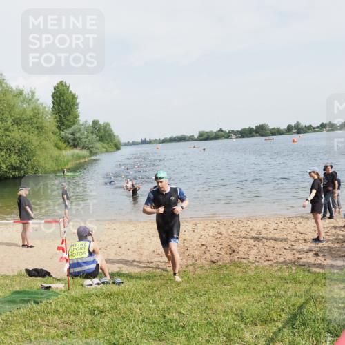 21.06.2025 - 27. Vierlanden-Triathlon MichiJ http://msf.ph/oto/7992622 15.06.2026 09:55:00 Schwimmen 319, 326, 336, 344, 361 meine-sportfotos.de