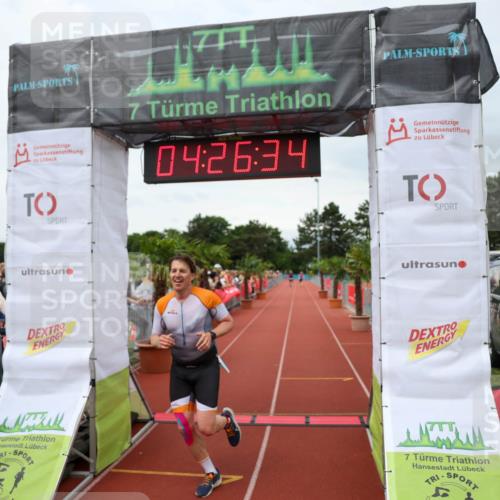 15.06.2025 - 7 Türme Triathlon Michael Strokosch http://msf.ph/oto/7992625 15.06.2025 14:26:34 Ziel 438, 725 meine-sportfotos.de