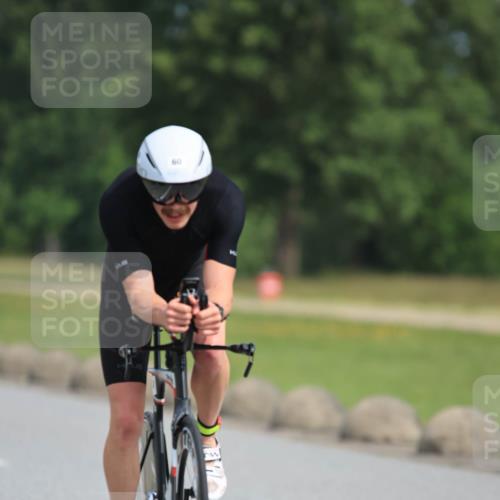 15.06.2025 - 27. Vierlanden-Triathlon H.Heesch http://msf.ph/oto/7992637 15.06.2025 10:17:34 Radfahren 60, 80, 86 meine-sportfotos.de